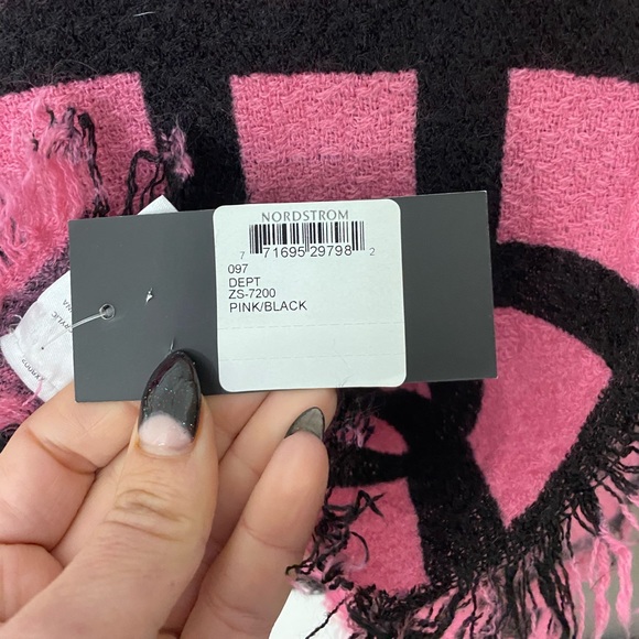 NWT Nordstrom pink & black checkered blanket scarf O/S - Picture 2 of 6